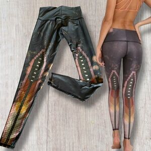 Teeki Sacred Feather Hot Yoga Pilates Leggings Charcoal Small EUC